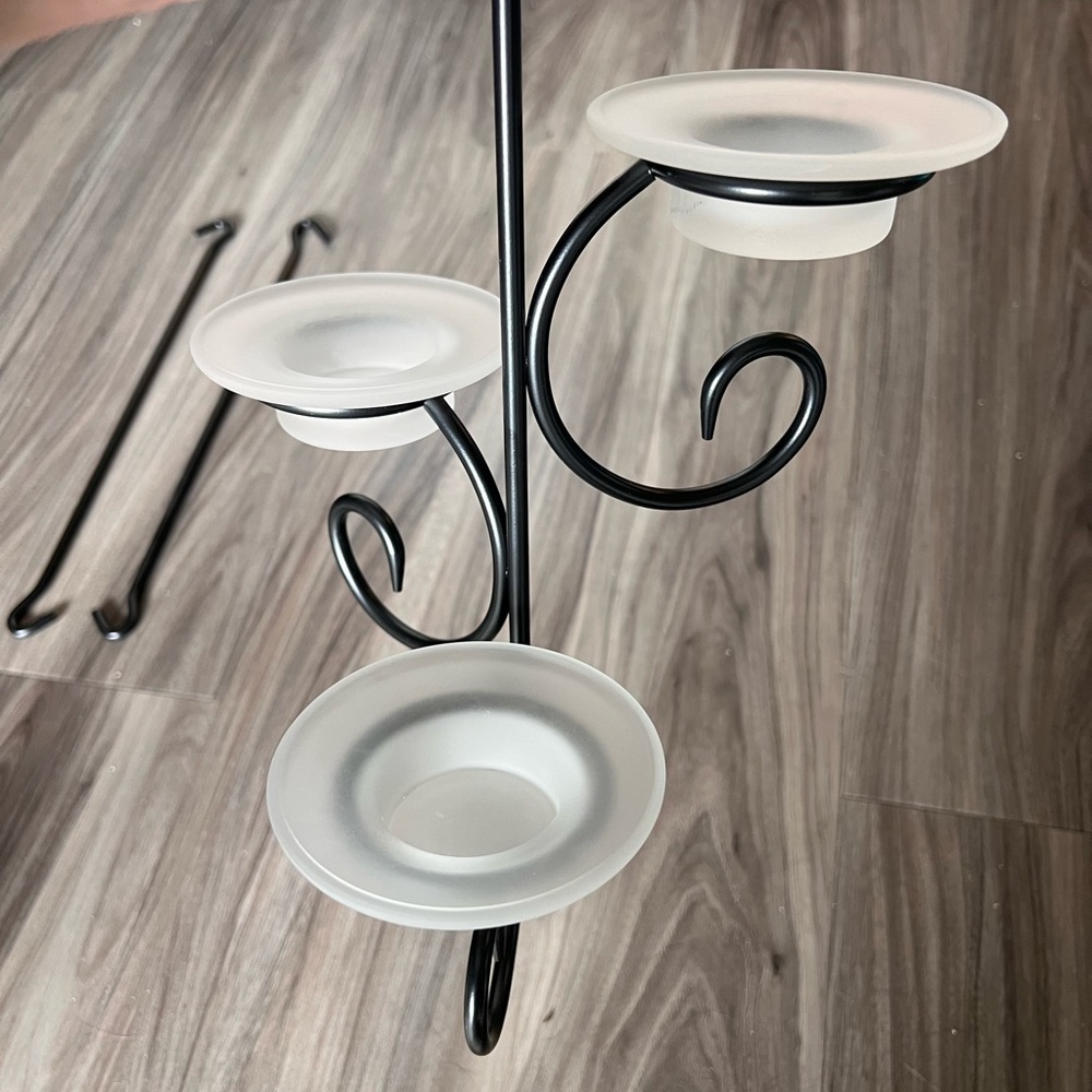 New in box! PartyLite Cascade hanging tealite candle holder P7550